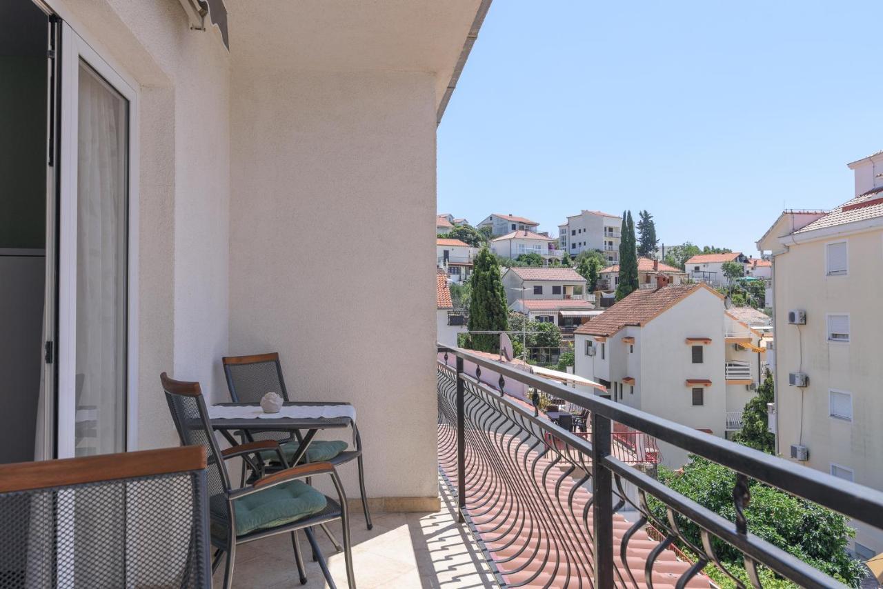Apartmani Suki Трогир Экстерьер фото
